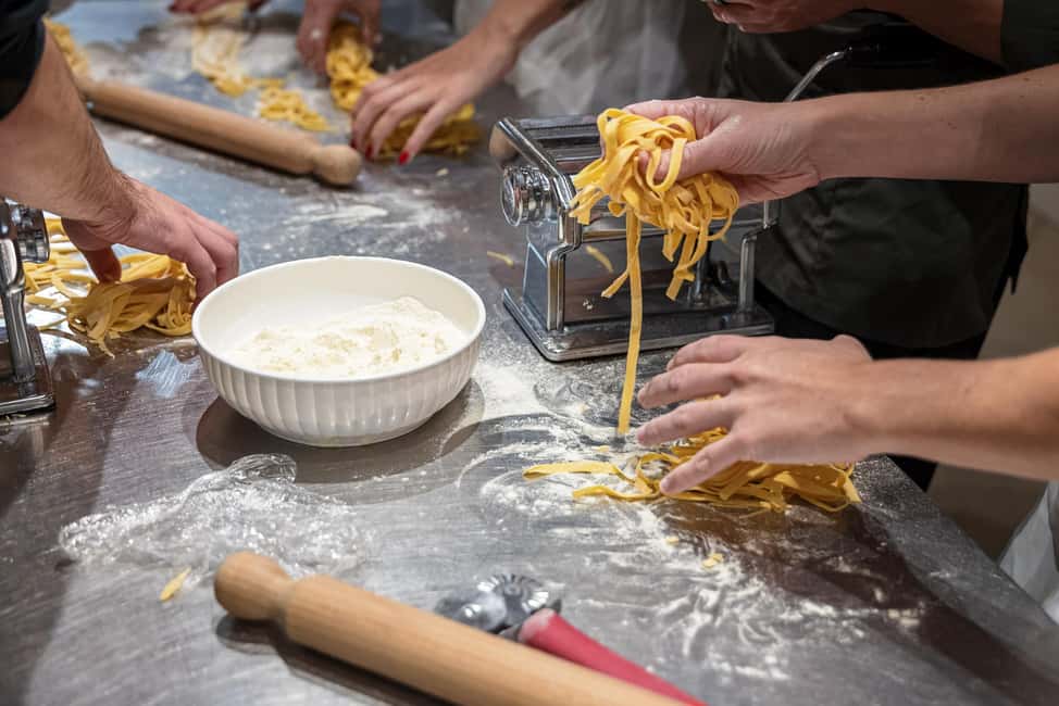 Tuscan Cooking Course with Florence Central Market Visit - Who this Tuscan cooking course suits best