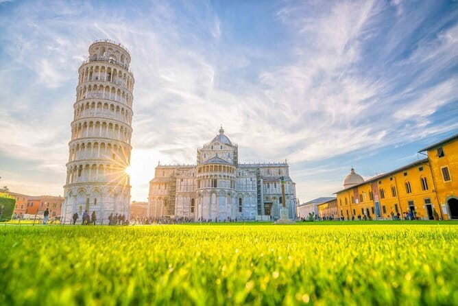 Tuscany Day Trip from Florence: Siena, San Gimignano, Pisa and Lunch at a Winery - San Gimignano with 14-tower energy: what you can actually do in 1.5 hours