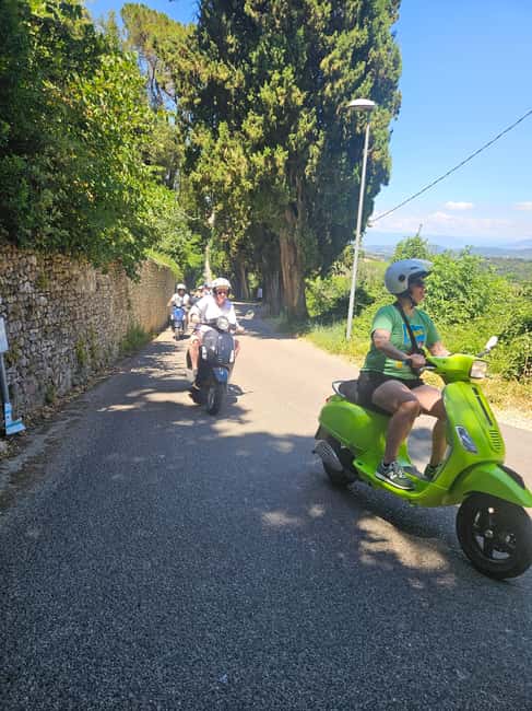 Tuscany: Vespa Tour with Traditional Lunch - Group size, guide style, and the vibe on the road