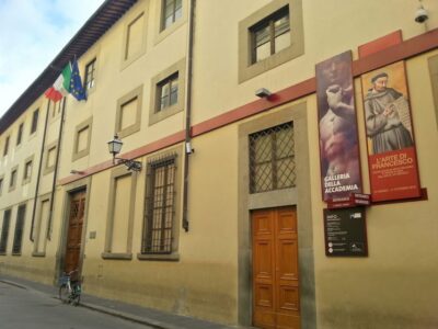 Uffizi and Accademia: Independent Visit with Audio Guide - Where you meet and what staff look like