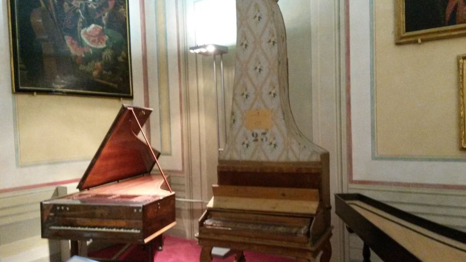 Uffizi and Accademia: Independent Visit with Audio Guide - Small group feel: why 10 people matters
