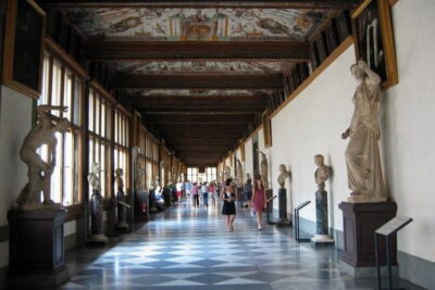 Uffizi Exclusive Semi-Private Tour, Top-Rated Guide, Max 6 Pax - Piazza della Signoria start: art context before the museum