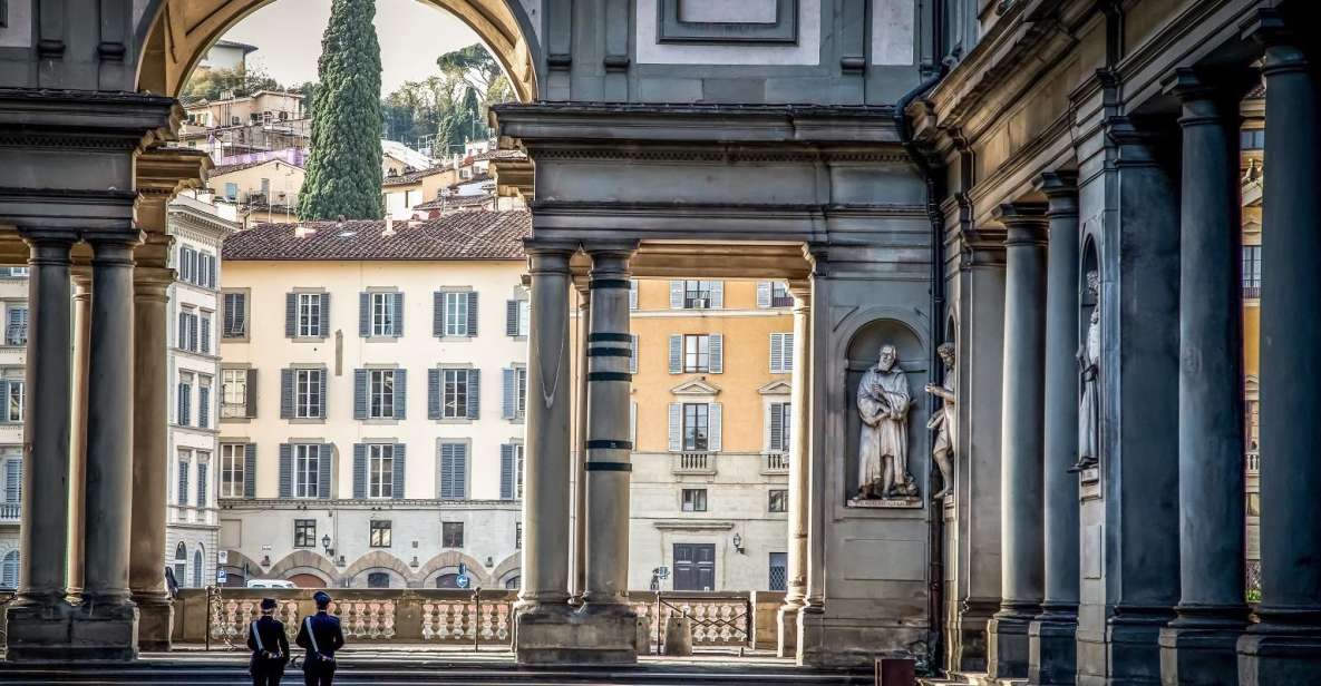 Uffizi Gallery: Guided Tour with Skip-the-Line Entry - Meeting Your Guide: Small Group Energy in a Crowded Museum