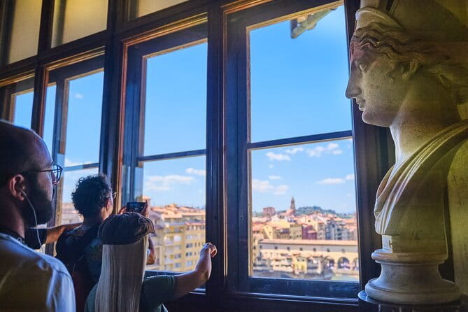 Uffizi Gallery private tour with skip the line ticket - Stop 1: Le Gallerie Degli Uffizi—your entrance to the Renaissance story