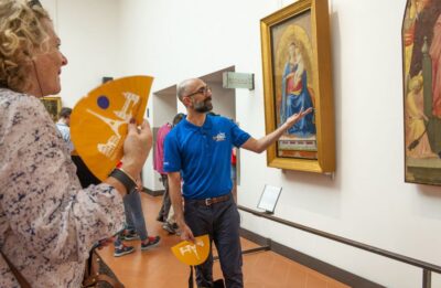 Uffizi Gallery: Small Group Guided Tour with Skip-the-Line - Finding your guide at the bust of Galileo