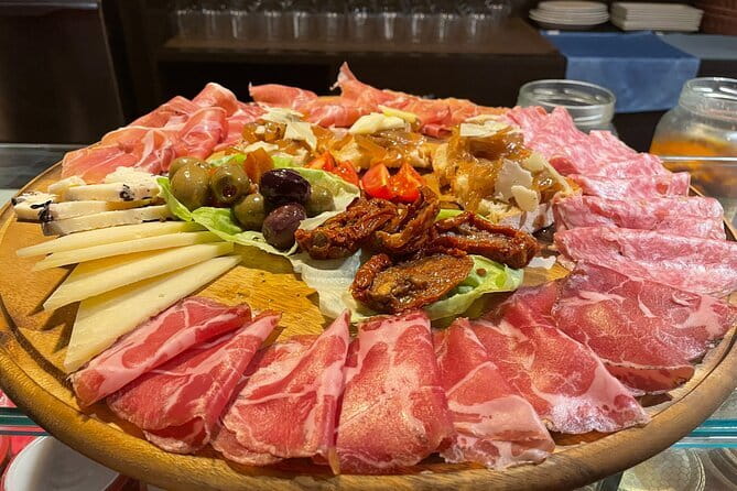 Uffizi Gallery Tour with Wine Tasting in Florence - The wine stop in Florence: tasting with pairing logic