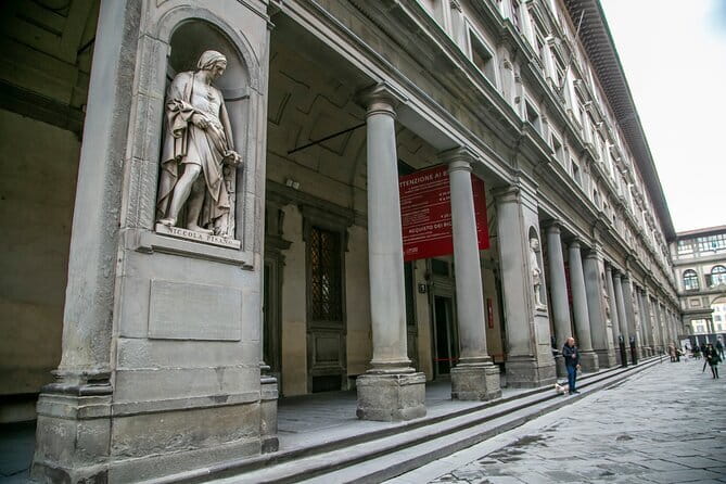 Uffizi Museum & Gallery Tour with Leonardo & Michelangelo Works - Uffizi With an Art Historian: What Makes This Tour Different