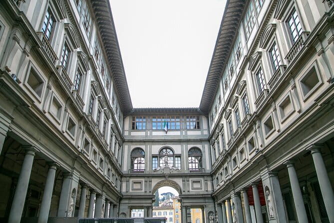 Uffizi Museum & Gallery Tour with Leonardo & Michelangelo Works - Uffizi Architecture and the First Impression That Changes Everything