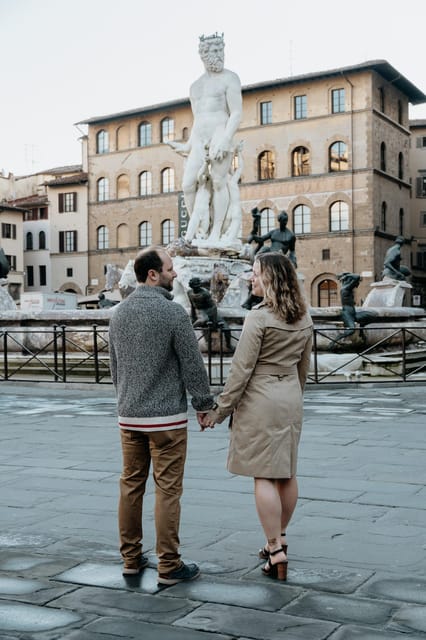 Unique Photographer in Florence - Santa Trinita Bridge finish: the postcard backdrop you can actually use