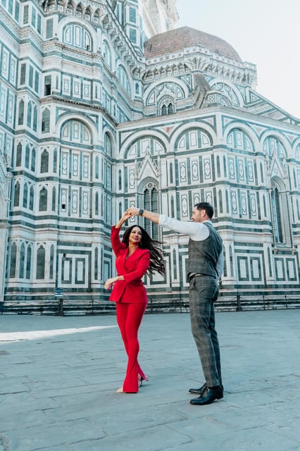Unique Photographer in Florence - Edited-photo delivery: timing and how to plan your return