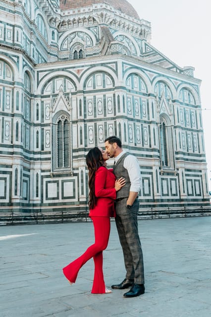 Unique Photographer in Florence - Private group feel, languages, and comfort level
