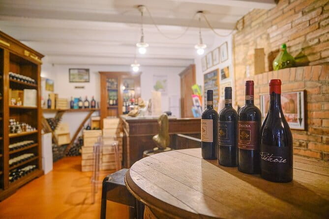 Val d'Orcia private tour: Montalcino, Pienza and Montepulciano - Montepulciano: Renaissance Streets and Vino Nobile Views