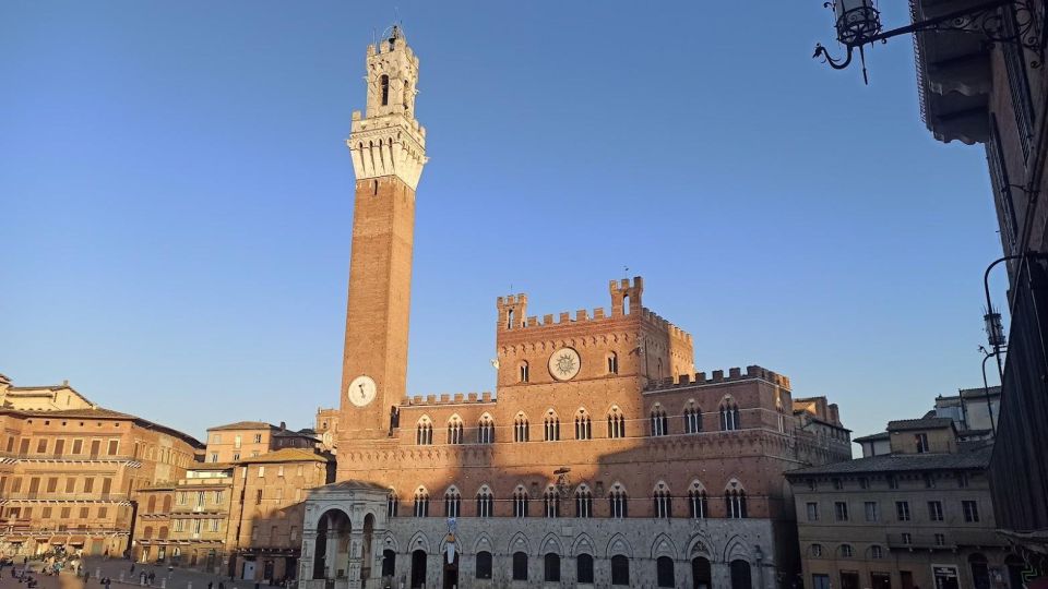 Visit Siena and San Gimignano with lunch at a family farm - San Gimignano in One Hour: Fine Towers, Shops, and Fast Views