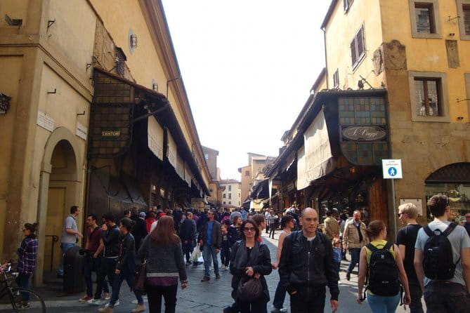 Walking Tour with Wine Tasting in Florence - The Ponte Vecchio walk: a classic bridge with a guide’s context