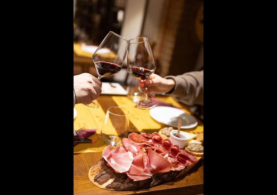Wine Tasting Experience with Seven Types of Tuscan Wine - The Wine Lineup: Vernaccia to Miraia, in a smart order